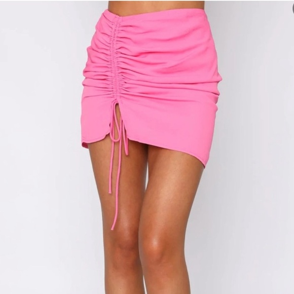 White Fox Pink Ruched Mini Skirt Size Medium - Picture 1 of 6